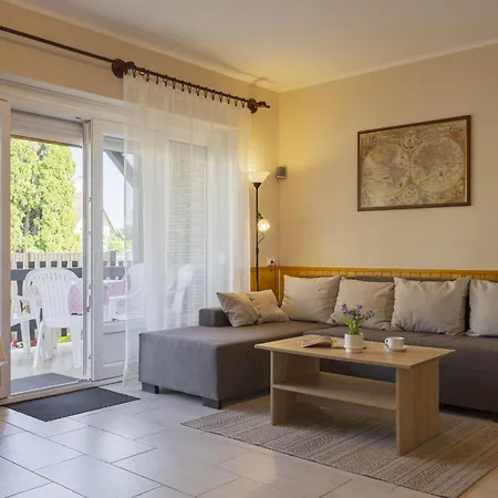 Hibiscus By Interhome بيت للعطل